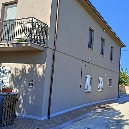 Marco - Camere Con Bagno Privato Vicino Al Centro フォリーニョ エクステリア 写真