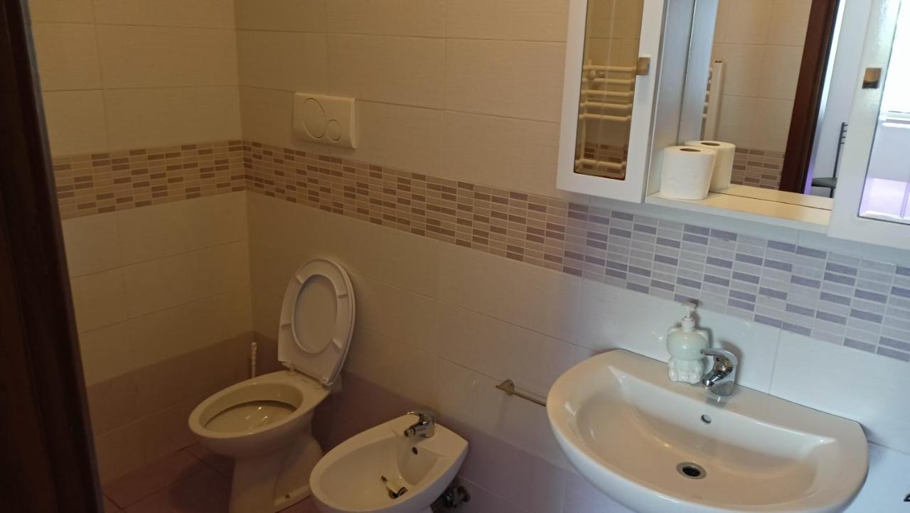 Marco - Camere Con Bagno Privato Vicino Al Centro フォリーニョ エクステリア 写真