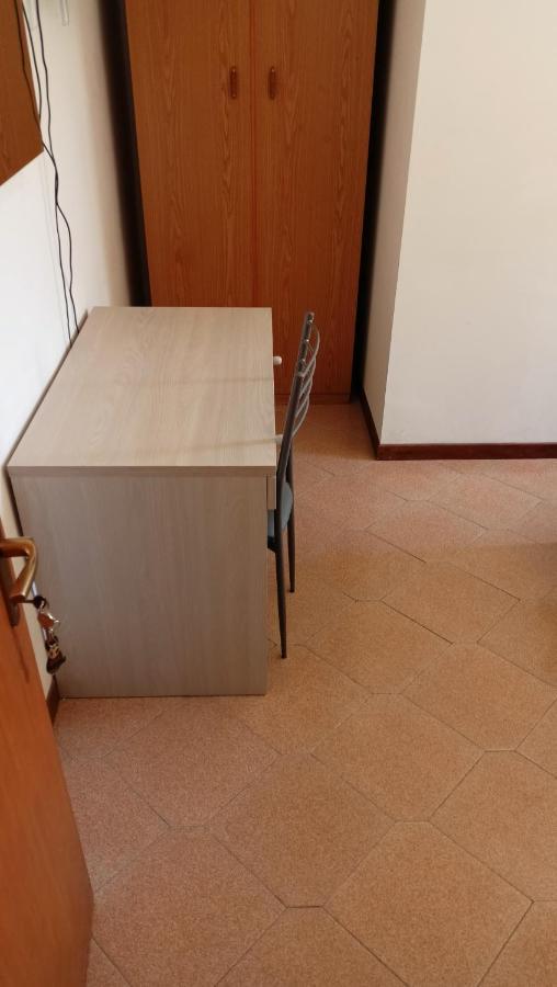 Marco - Camere Con Bagno Privato Vicino Al Centro フォリーニョ エクステリア 写真