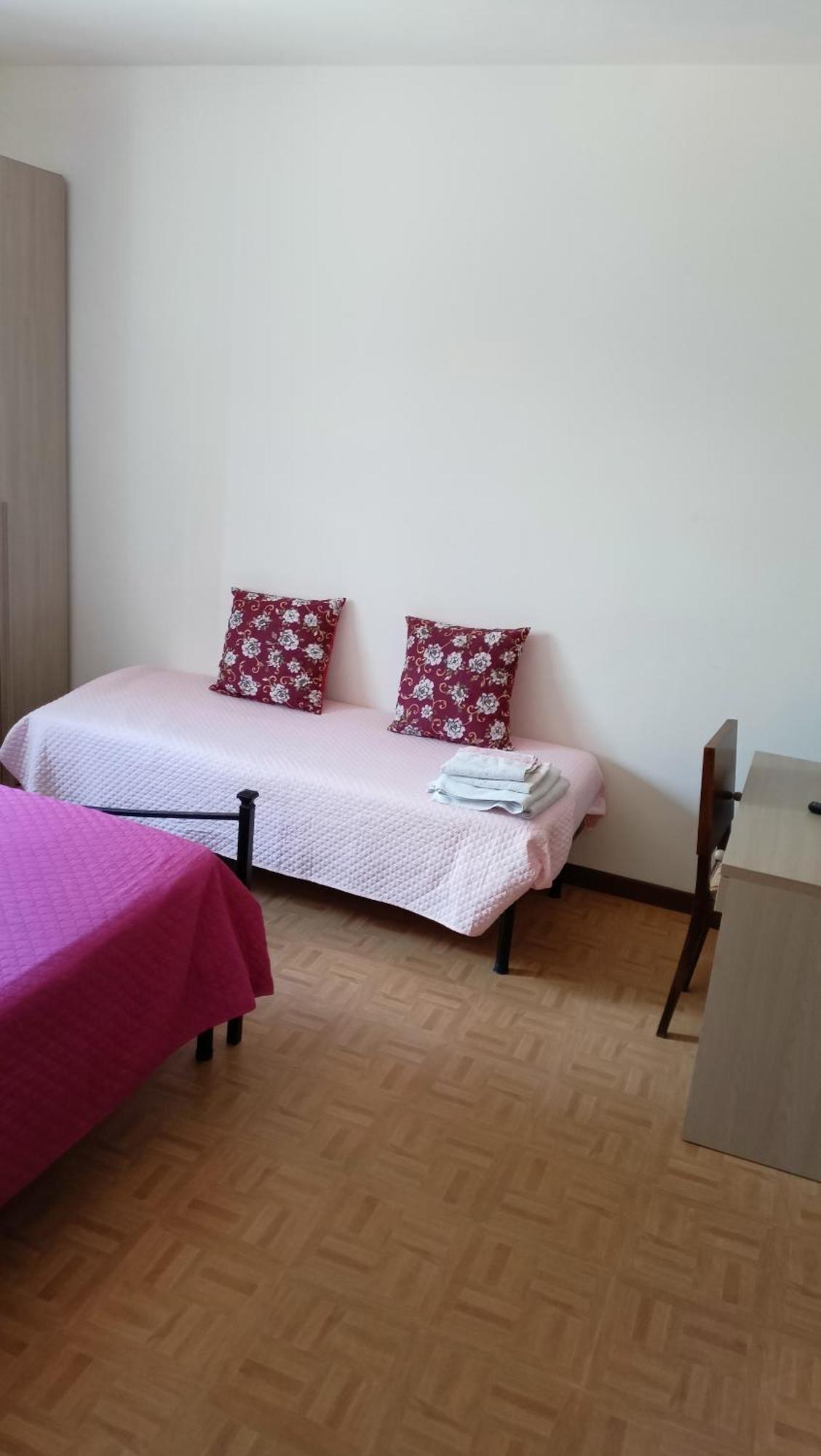 Marco - Camere Con Bagno Privato Vicino Al Centro フォリーニョ エクステリア 写真